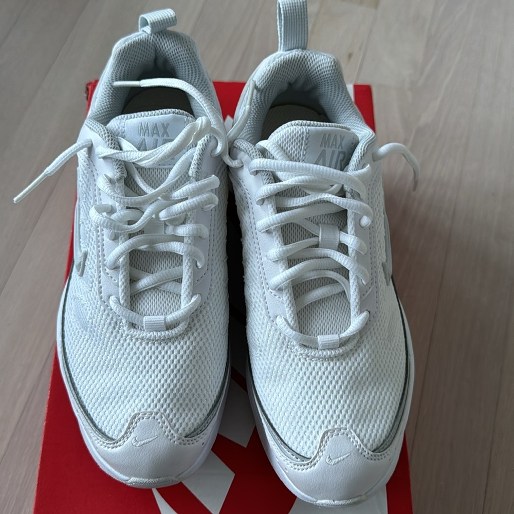NIKE AIR MAX - Picture 3 of 5